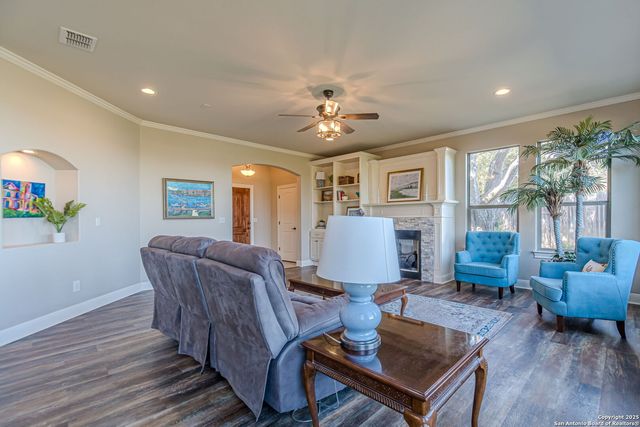 1950 Triple Peak, Canyon Lake, TX 78133