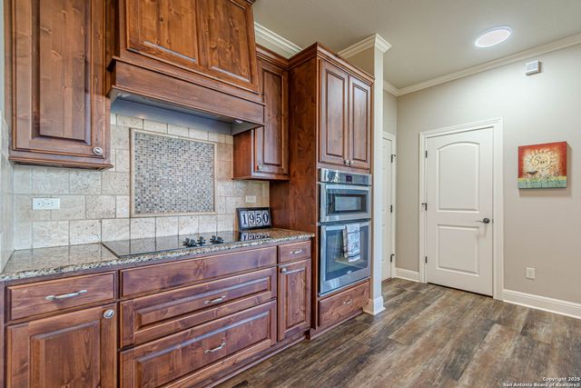 1950 Triple Peak, Canyon Lake, TX 78133