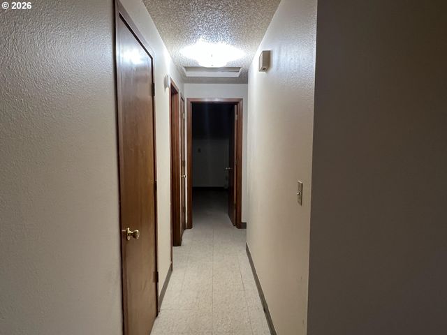 9818 Se CLACKAMAS Rd, Clackamas, OR 97015