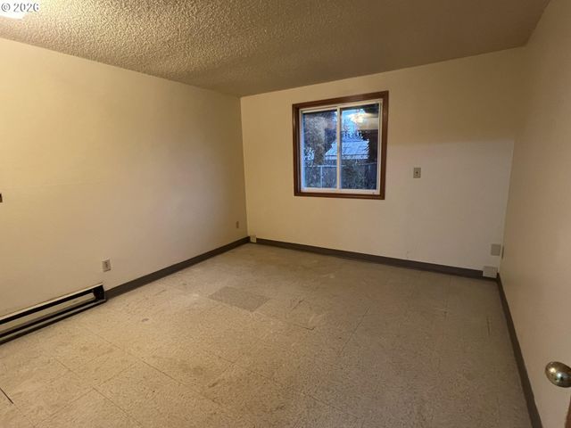 9818 Se CLACKAMAS Rd, Clackamas, OR 97015