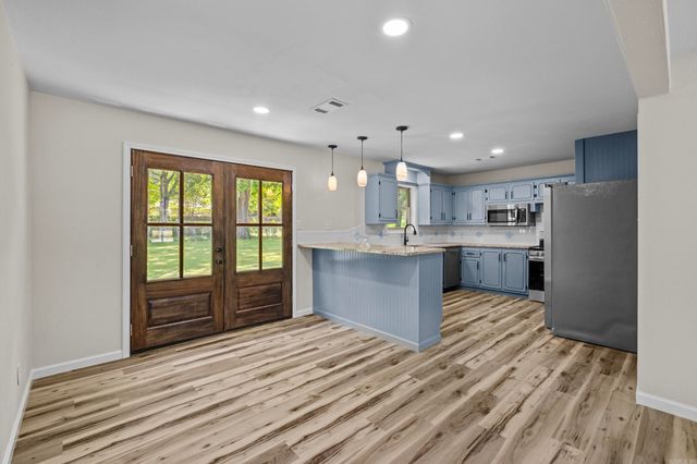 1002 N Holly, Searcy, AR 72143
