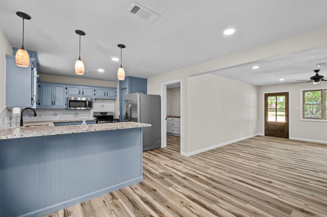 1002 N Holly, Searcy, AR 72143
