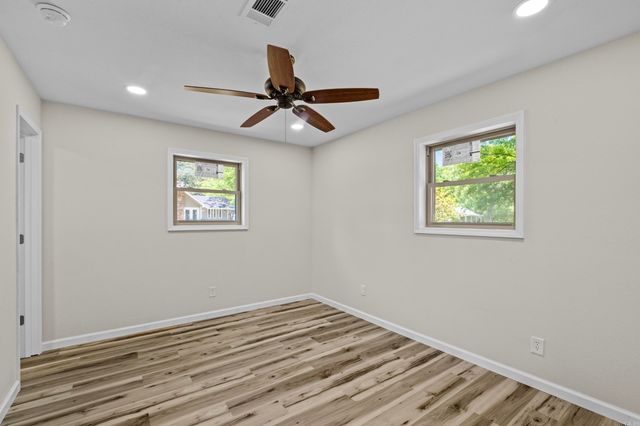 1002 N Holly, Searcy, AR 72143