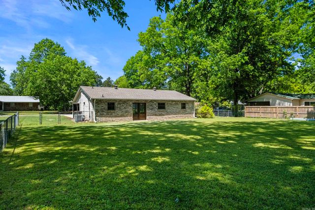 1002 N Holly, Searcy, AR 72143
