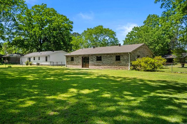 1002 N Holly, Searcy, AR 72143