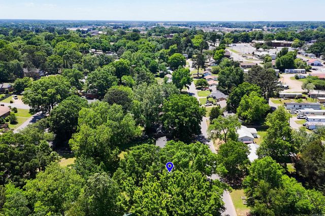 1002 N Holly, Searcy, AR 72143