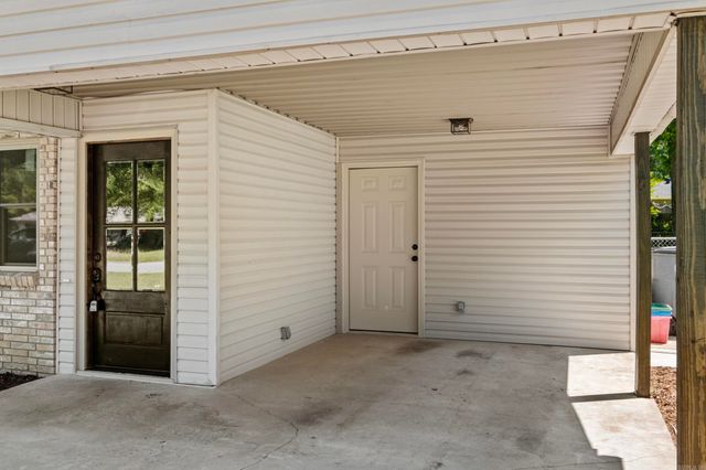 1002 N Holly, Searcy, AR 72143