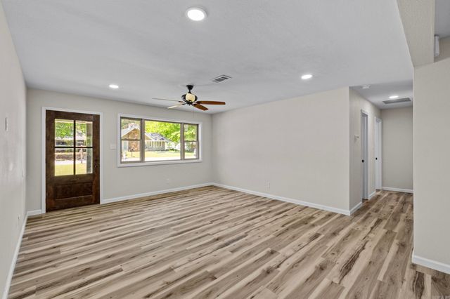1002 N Holly, Searcy, AR 72143