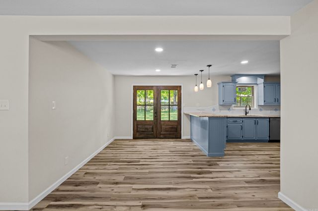 1002 N Holly, Searcy, AR 72143