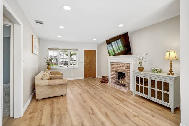 5031 73rd, Sacramento, CA 95820