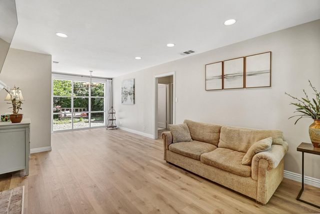 5031 73rd, Sacramento, CA 95820