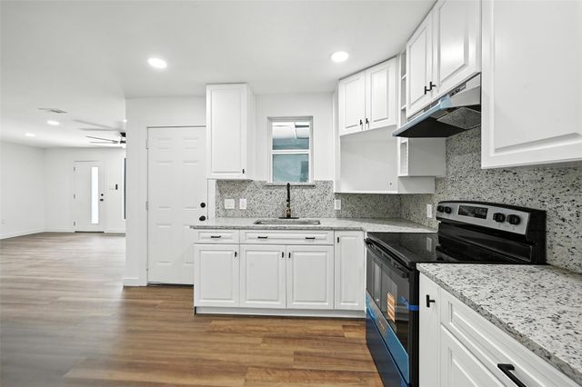 2729 Wallace Street, Fort Worth, TX 76105