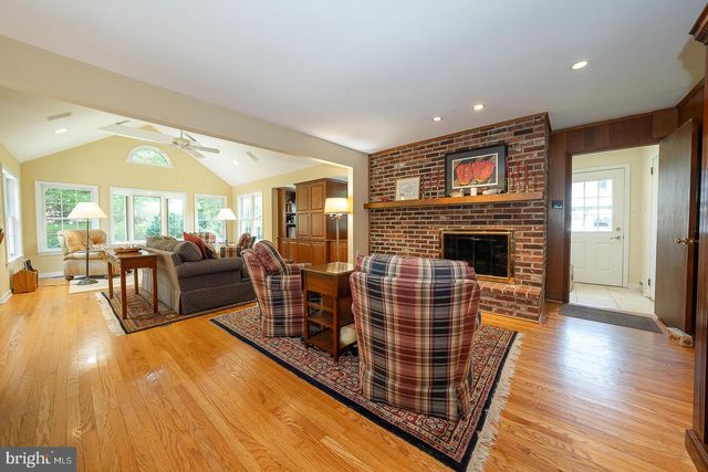132 GULPH HILLS RD, Wayne, PA 19087