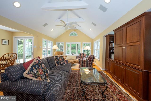 132 GULPH HILLS RD, Wayne, PA 19087