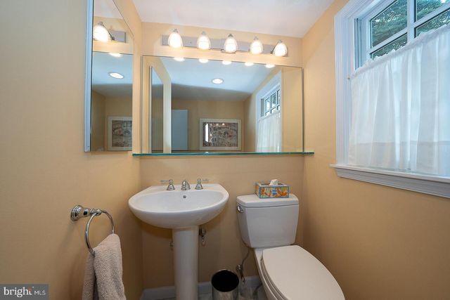 132 GULPH HILLS RD, Wayne, PA 19087
