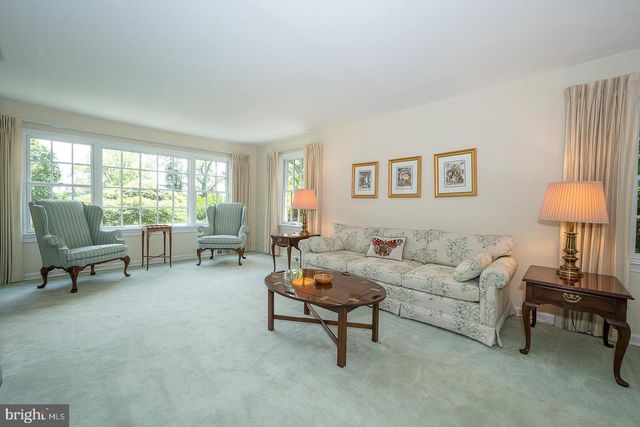 132 GULPH HILLS RD, Wayne, PA 19087