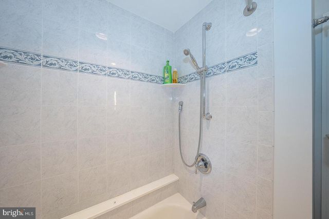 132 GULPH HILLS RD, Wayne, PA 19087