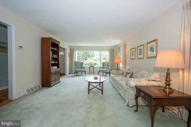 132 GULPH HILLS RD, Wayne, PA 19087