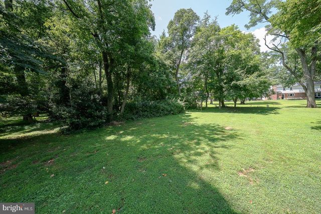 132 GULPH HILLS RD, Wayne, PA 19087
