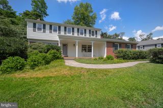 132 GULPH HILLS RD, Wayne, PA 19087