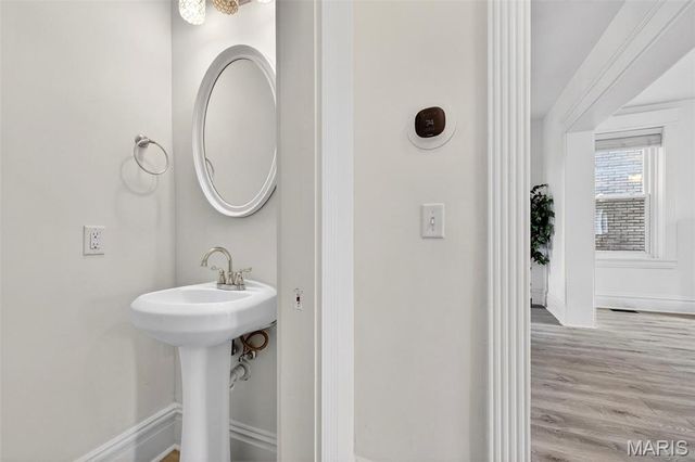 5137 Washington Place, St Louis, MO 63108