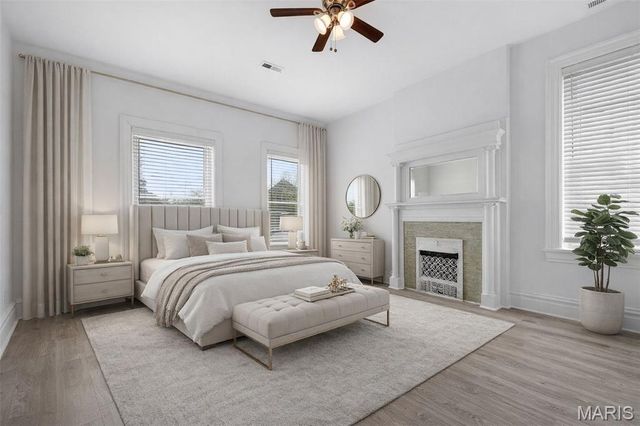 5137 Washington Place, St Louis, MO 63108
