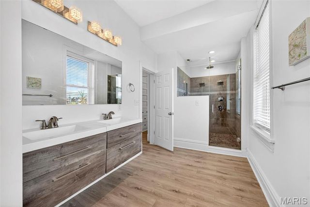 5137 Washington Place, St Louis, MO 63108