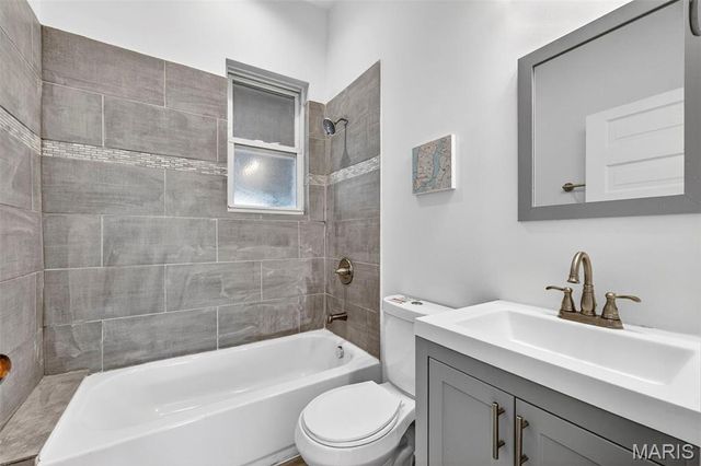 5137 Washington Place, St Louis, MO 63108