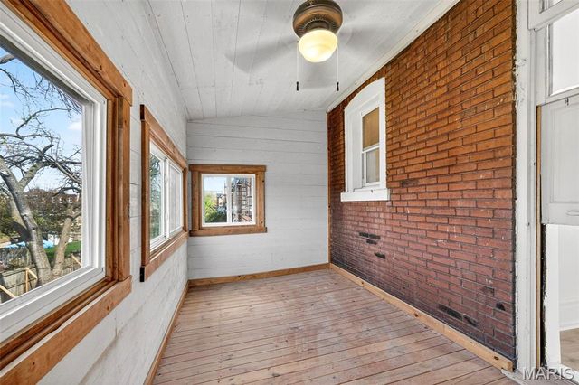 5137 Washington Place, St Louis, MO 63108