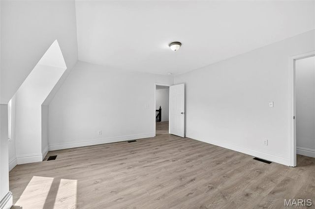 5137 Washington Place, St Louis, MO 63108