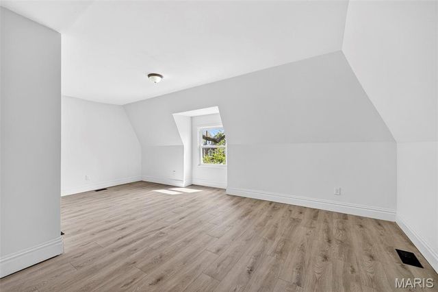 5137 Washington Place, St Louis, MO 63108