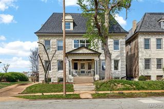 5137 Washington Place, St Louis, MO 63108