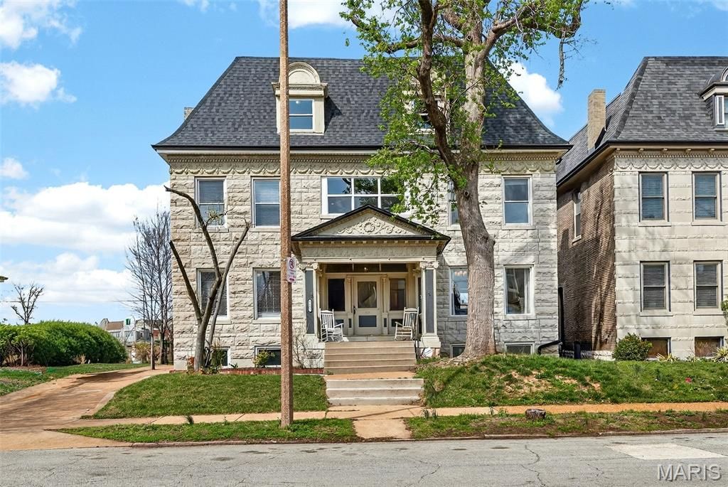 5137 Washington Place, St Louis, MO 63108