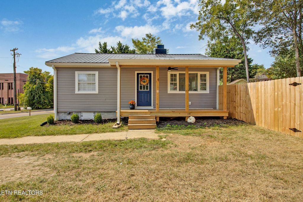 244 Vermont Ave, Oak Ridge, TN 37830
