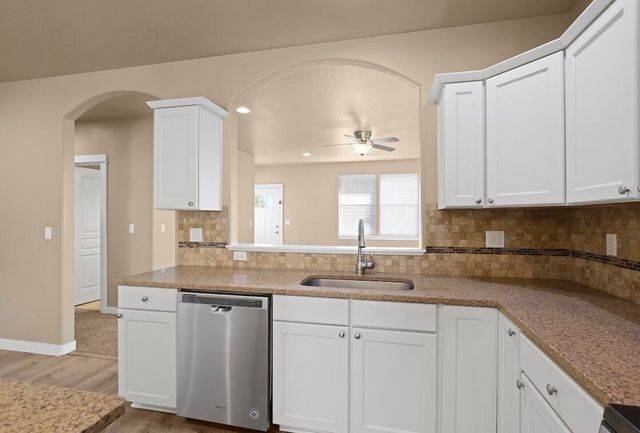 1467 S Spring Street, Medford, OR 97504