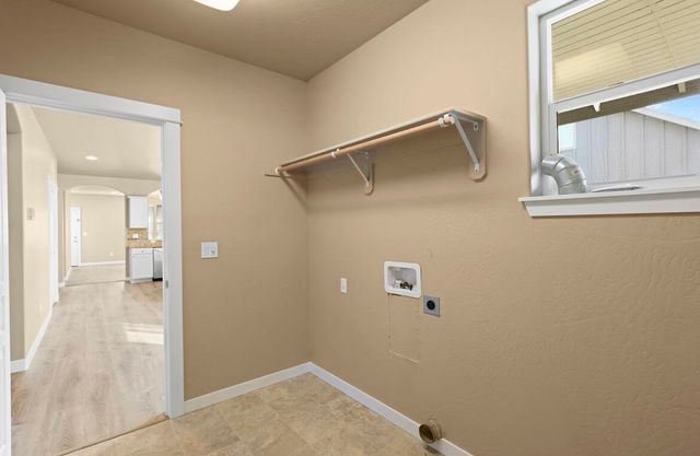 1467 S Spring Street, Medford, OR 97504