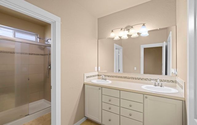 1467 S Spring Street, Medford, OR 97504