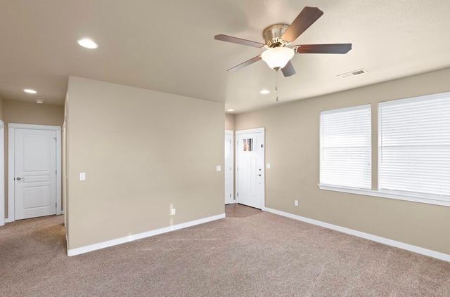 1467 S Spring Street, Medford, OR 97504