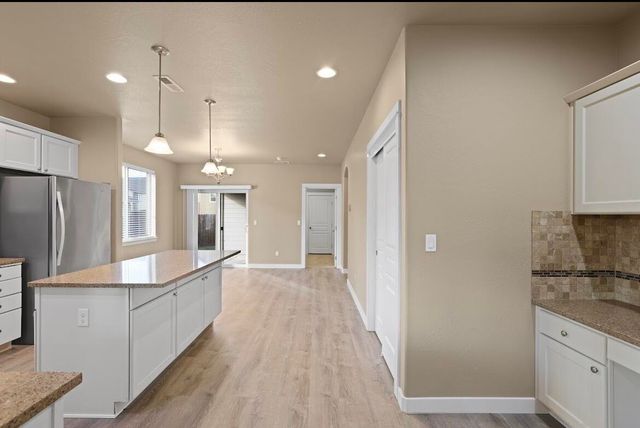 1467 S Spring Street, Medford, OR 97504