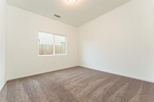 13760 Larkspur Way, Armona, CA 93202