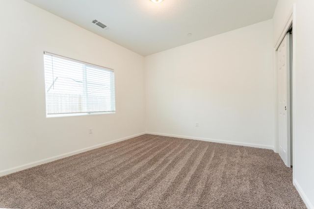 13760 Larkspur Way, Armona, CA 93202