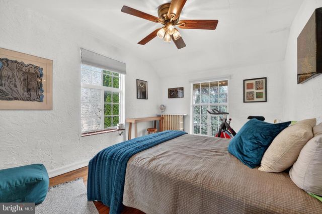 7 EARL GABLES, Mount Penn, PA 19606