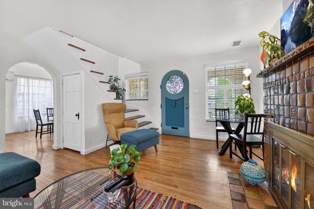 7 EARL GABLES, Mount Penn, PA 19606