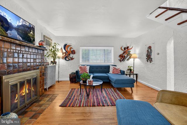 7 EARL GABLES, Mount Penn, PA 19606