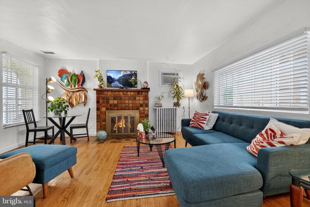 7 EARL GABLES, Mount Penn, PA 19606