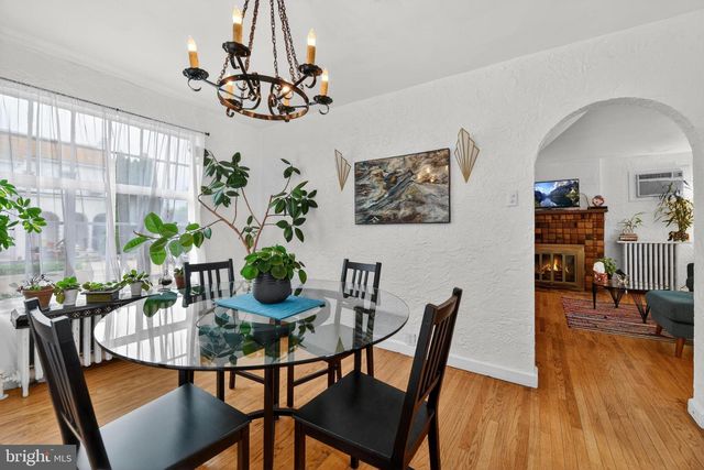 7 EARL GABLES, Mount Penn, PA 19606