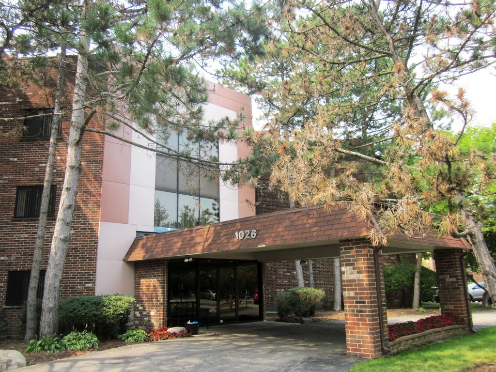 1026 Castilian Court 113, Glenview, IL 60025