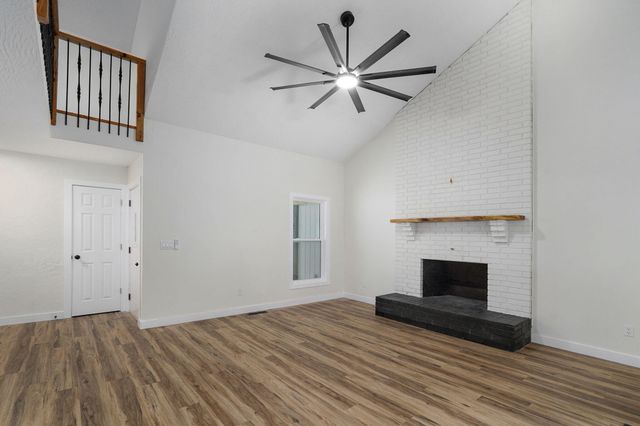 2021 E Lark Street, Springfield, MO 65804