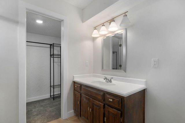 2021 E Lark Street, Springfield, MO 65804