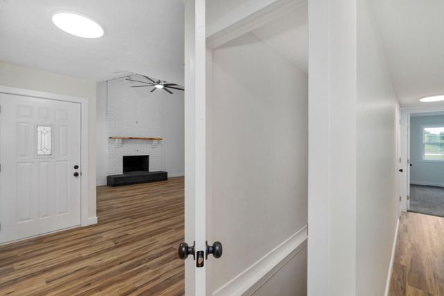 2021 E Lark Street, Springfield, MO 65804